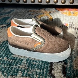NWOT Toddler Vans Size 5!